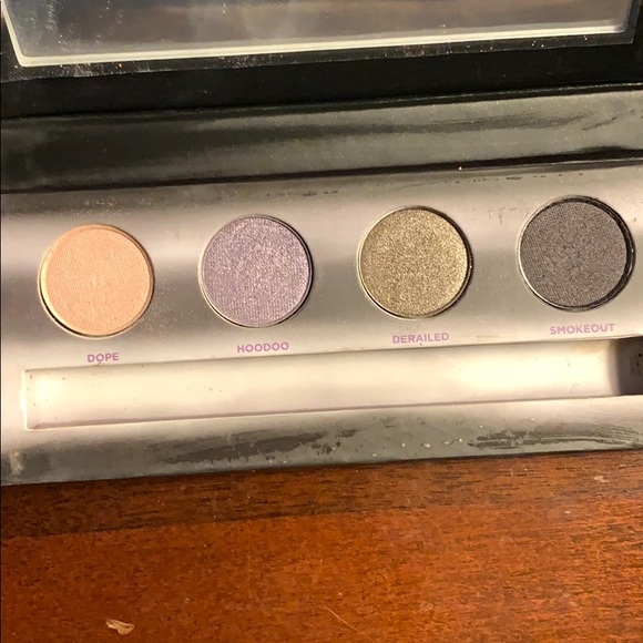 Urban Decay “urban vices” palette - Picture 3 of 4